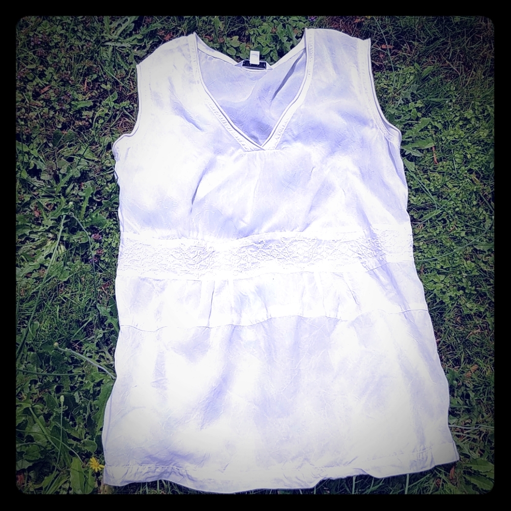 Beautiful white Cabi brand blouse